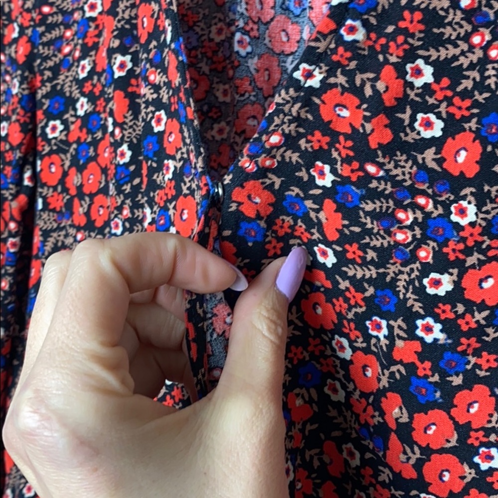 5/$25 Universal Thread Floral Wrap Blouse - Red and Blue - Picture 3 of 5